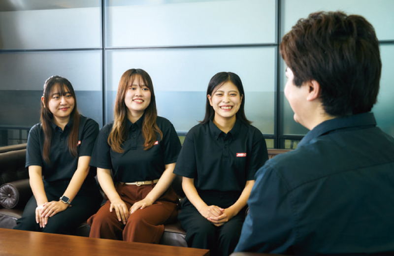 企業対談 業界で大活躍中の卒業生×在校生