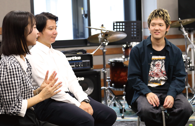 職業対談 業界で大活躍中の卒業生×在校生